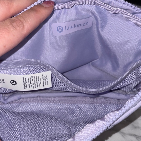 Lululemon Athletica Everywhere Belt Bag - Picture 3 of 3